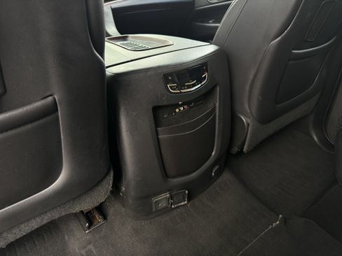 Used 2018 Cadillac Escalade ESV 2WD image 35