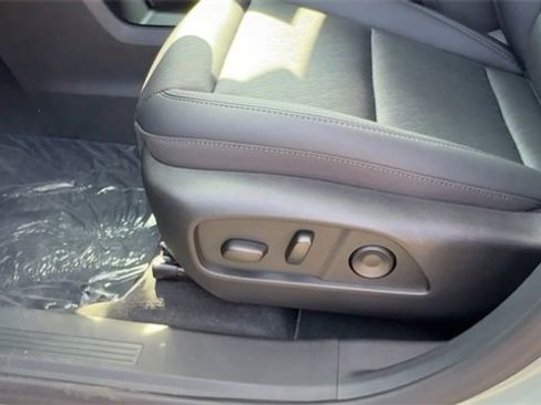 New 2026 Chevrolet Equinox LT w/ Convenience Package II image 27