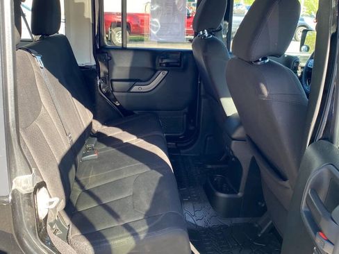 Used 2018 Jeep Wrangler Unlimited Sport S AWD/4WD image 20