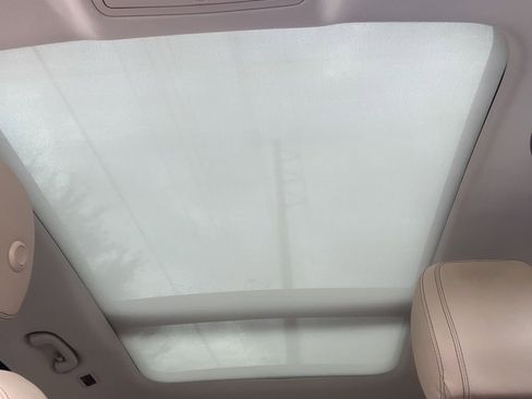 Used 2017 Jaguar F-PACE Prestige image 16