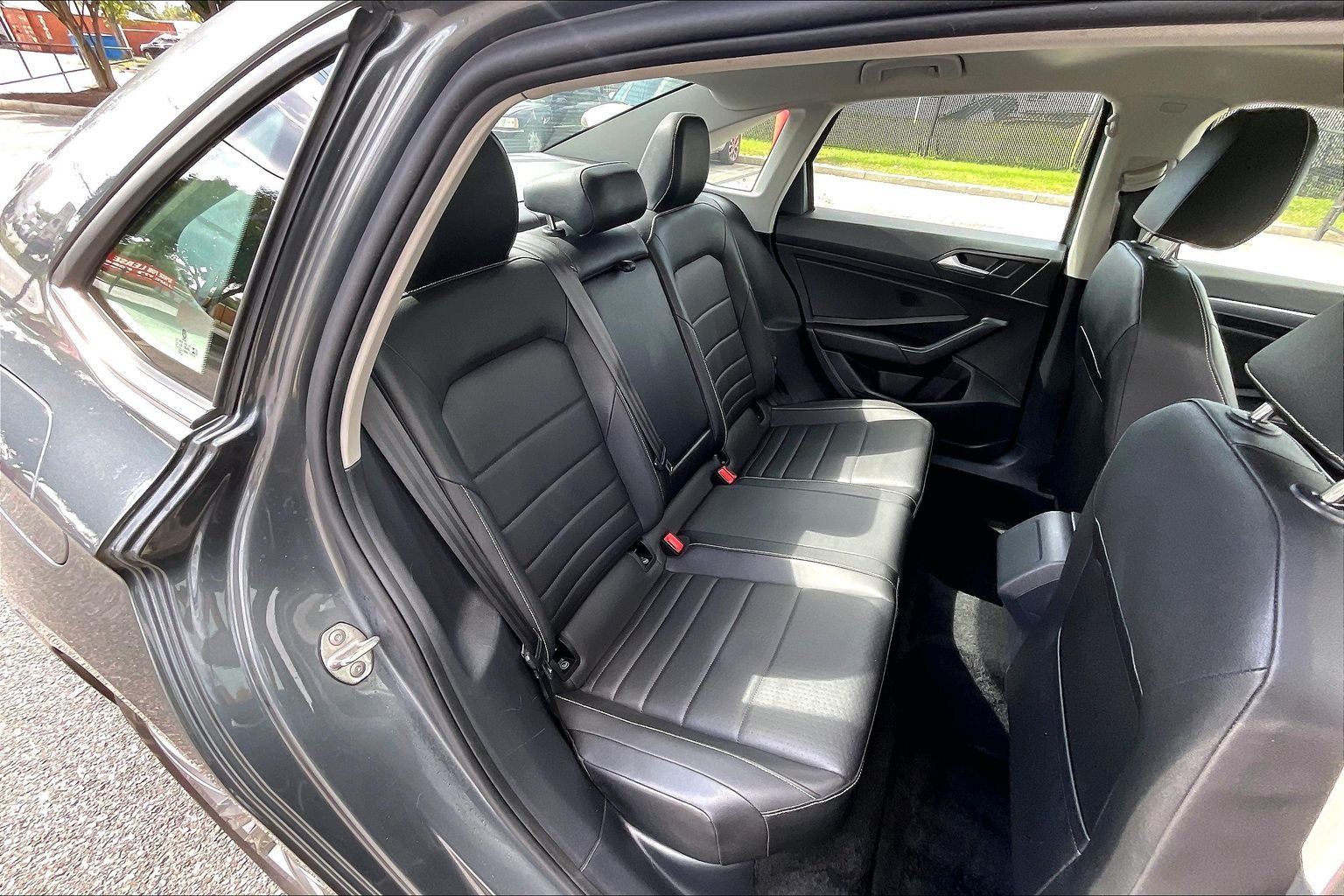 Used 2024 Volkswagen Jetta SE FWD image 32