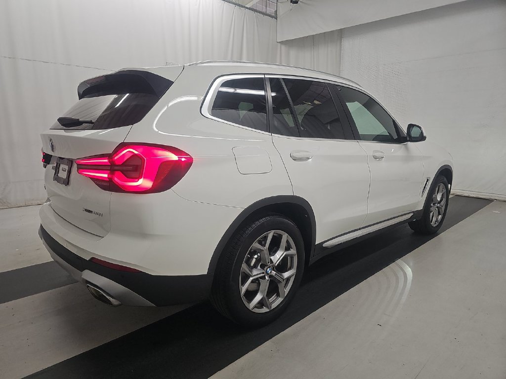 Used 2023 BMW X3 xDrive30i w/ Convenience Package AWD/4WD image 4