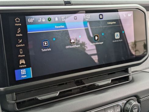 Used 2024 Jeep Wrangler Sahara image 21