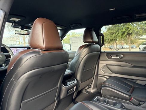 New 2026 Nissan Armada SL w/ Captain's Chari Seat Package image 19