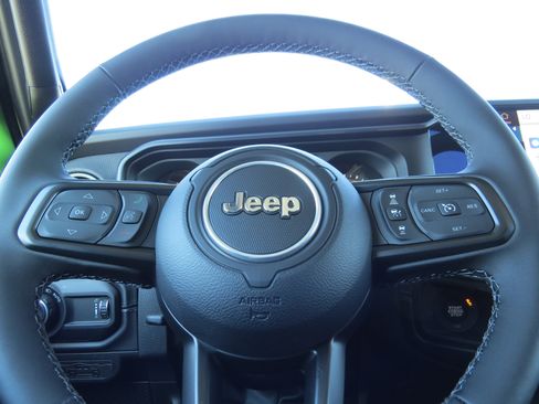 New 2025 Jeep Wrangler Unlimited Rubicon w/ XTREMEE 35" Tire Package image 22