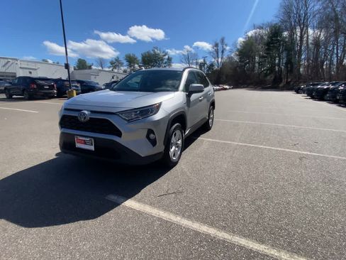 Used 2021 Toyota RAV4 XLE w/ Convenience Package image 8