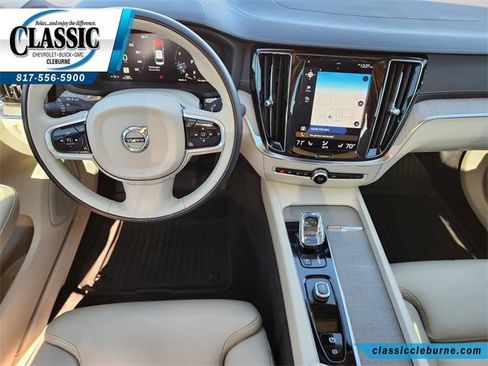 Used 2022 Volvo S60 B5 Inscription w/ Climate Package image 3