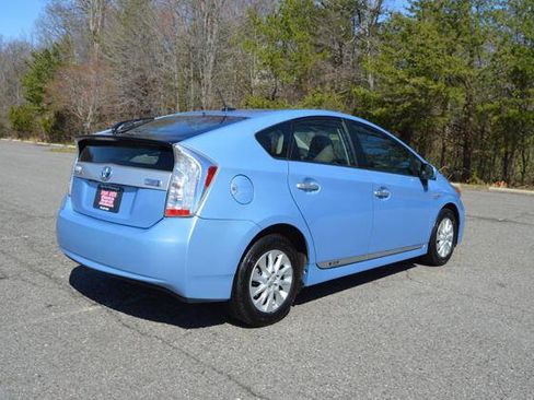 Used 2013 Toyota Prius Prime Plug-In Hybrid image 9