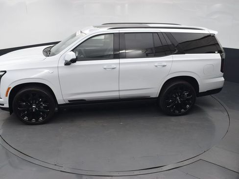 Certified 2026 Cadillac Escalade Platinum Sport w/ LPO, ONYX Package AWD/4WD image 46