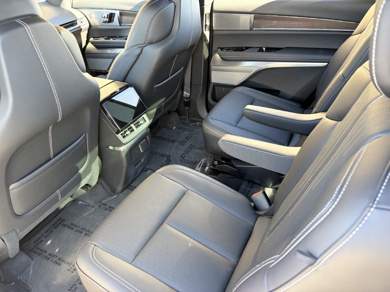 Certified 2026 Cadillac Vistiq Luxury AWD/4WD image 16