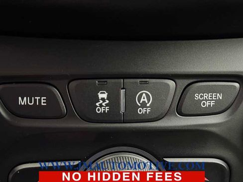 Used 2019 Jeep Cherokee Limited image 37