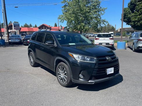 Used 2018 Toyota Highlander SE AWD/4WD image 7