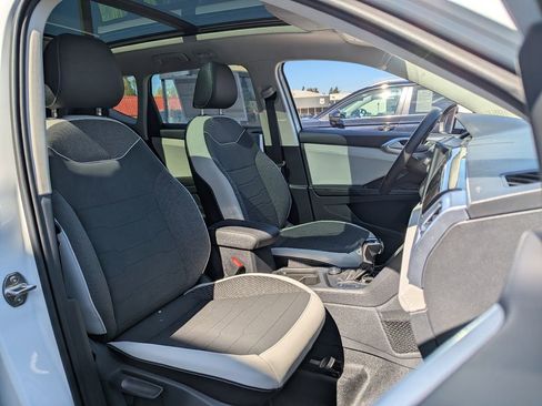 New 2026 Volkswagen Taos SE image 33