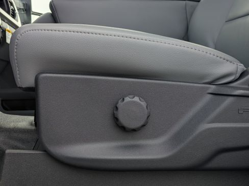 New 2026 Ford F250 XL w/ XL Chrome Package image 19