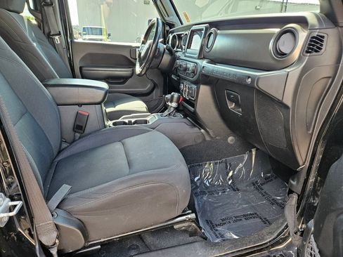 Used 2022 Jeep Wrangler Unlimited Sport AWD/4WD image 11