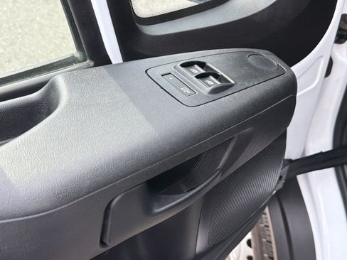 Used 2025 RAM ProMaster 2500 w/ U-Haul Equipment Group FWD image 15