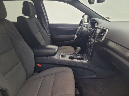Used 2018 Jeep Grand Cherokee Laredo AWD/4WD image 21