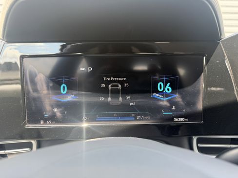 Used 2021 Hyundai Elantra SEL w/ Convenience Package FWD image 21