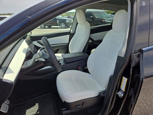 Used 2022 Tesla Model Y Performance AWD/4WD image 6