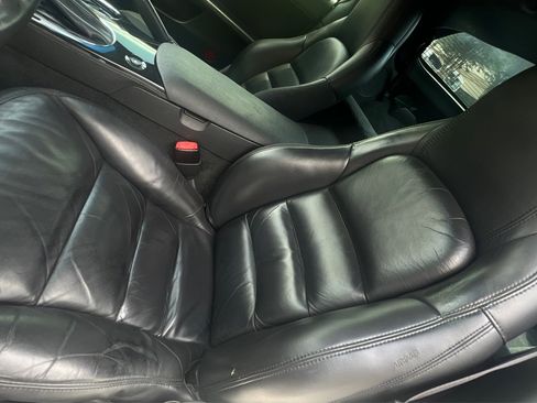 Used 2011 Chevrolet Corvette Coupe w/ 1LT RWD image 11