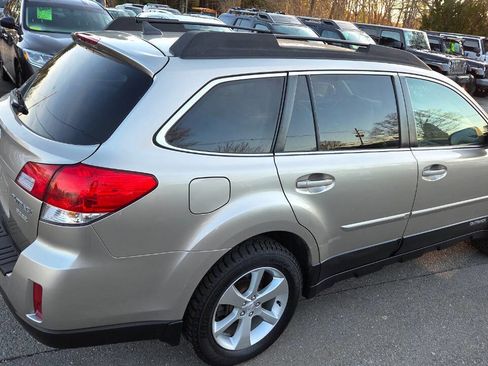 Used 2014 Subaru Outback 2.5i Limited image 14