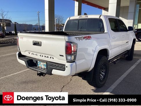 Used 2022 Toyota Tacoma TRD Sport image 8