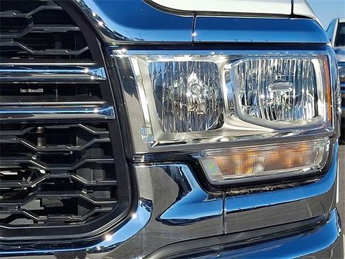Used 2024 RAM 2500 Tradesman w/ Chrome Appearance Group image 9