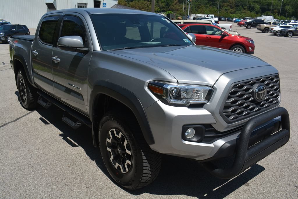 Used 2020 Toyota Tacoma TRD Off-Road AWD/4WD image 4