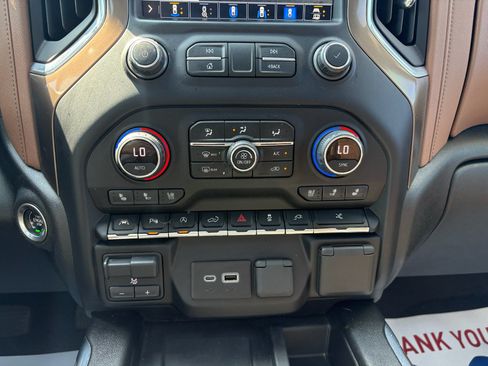 Used 2021 Chevrolet Silverado 1500 High Country w/ Technology Package AWD/4WD image 12