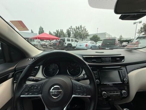 Used 2020 Nissan Rogue Sport SV w/ All-Weather Package AWD/4WD image 30