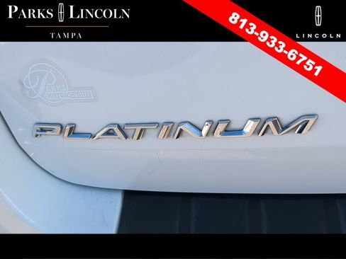 Used 2022 Ford Explorer Platinum w/ Equipment Group 601A AWD/4WD image 10