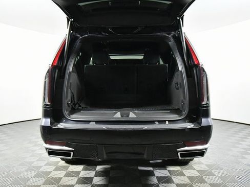Certified 2022 Cadillac Escalade ESV Premium Luxury w/ Performance Package image 16
