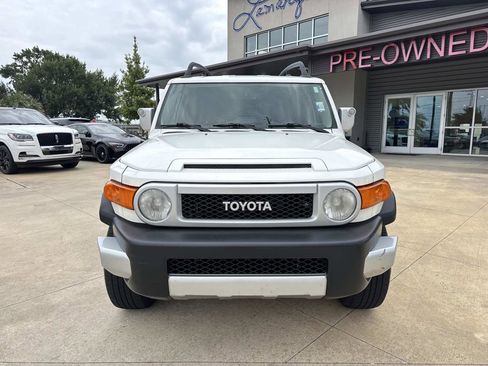 Used 2014 Toyota FJ Cruiser 4WD w/ Convenience Package image 4