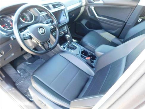 Used 2019 Volkswagen Tiguan SE FWD image 16