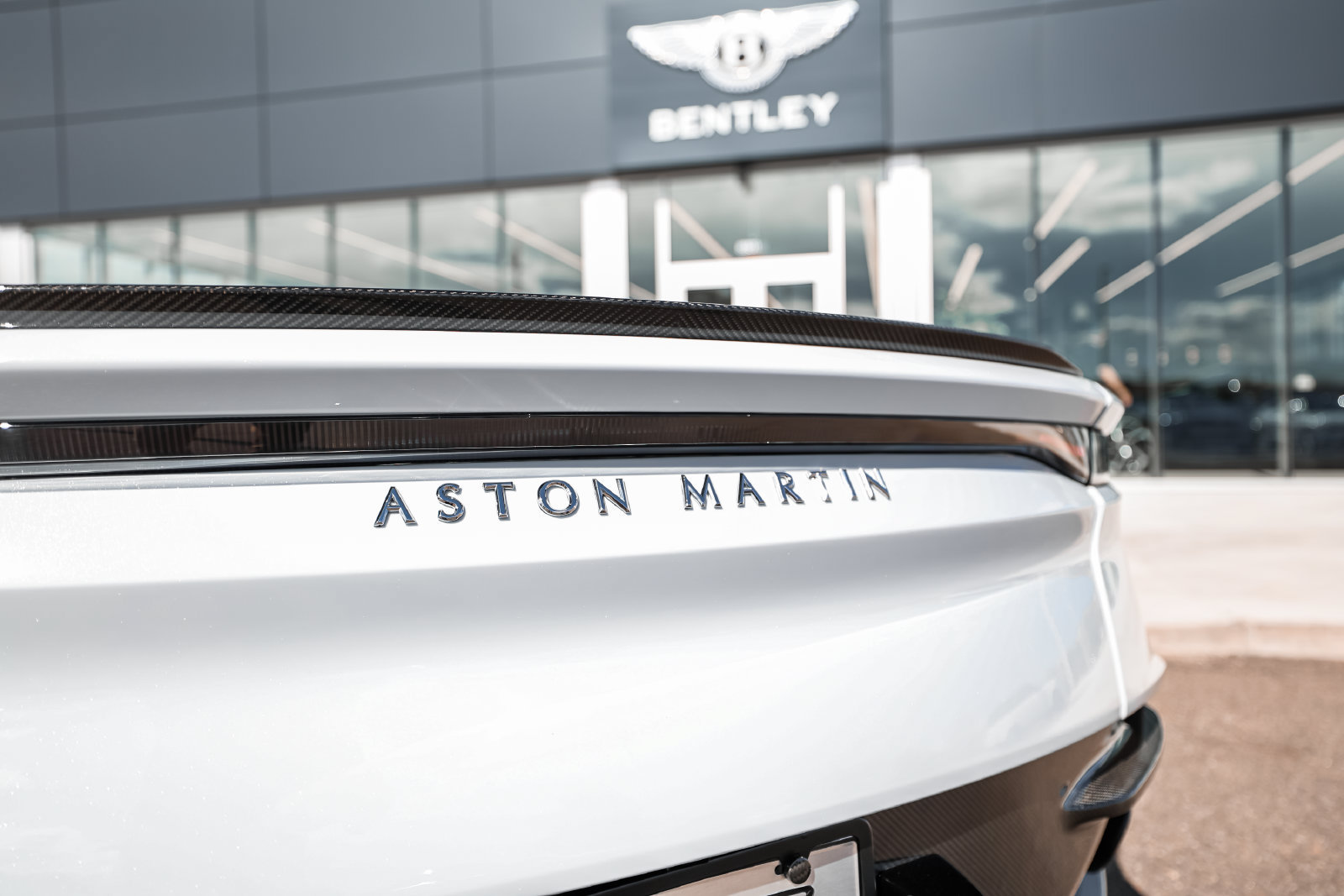 Used 2022 Aston Martin DBS Superleggera Volante RWD image 12