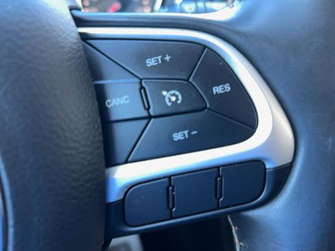 Used 2018 Jeep Compass Latitude image 22