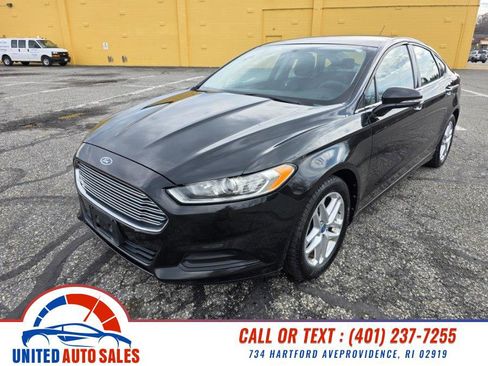 Used 2013 Ford Fusion SE image 1