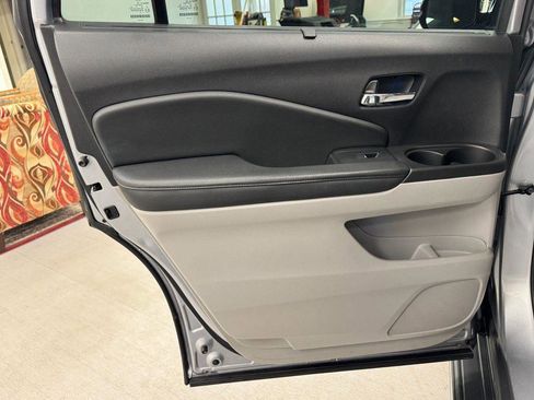 Used 2018 Honda Pilot Elite image 17