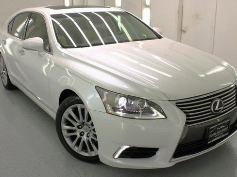 Used 2016 Lexus LS 460 w/ Comfort Package image 29