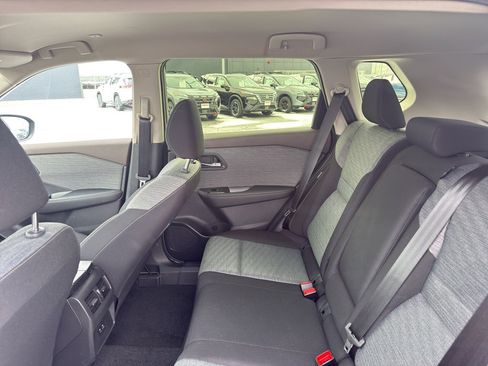 Certified 2023 Nissan Rogue SV image 31