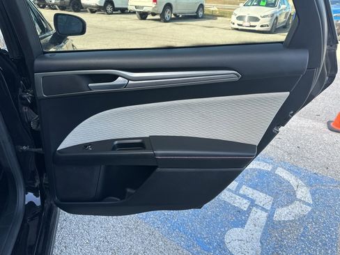 Used 2019 Ford Fusion SE w/ Equipment Group 151A image 46