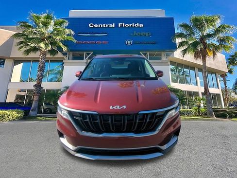 Used 2024 Kia Carnival LX image 3