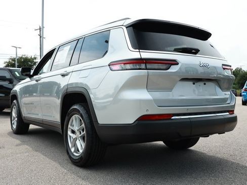 Used 2023 Jeep Grand Cherokee L Laredo RWD image 8
