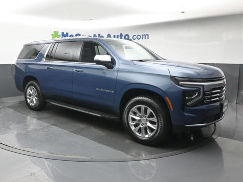 New 2026 Chevrolet Suburban Premier w/ Sun And Tow Package AWD/4WD image 2