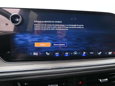 Used 2025 Chevrolet Tahoe LT RWD image 14