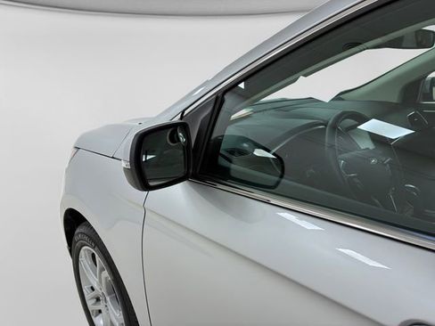 Used 2018 Ford Edge Titanium w/ Equipment Group 302A image 10