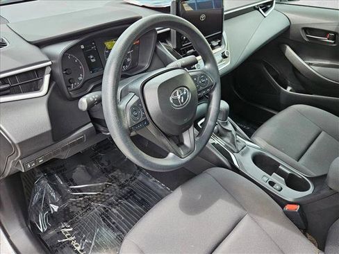 Used 2025 Toyota Corolla LE FWD image 10