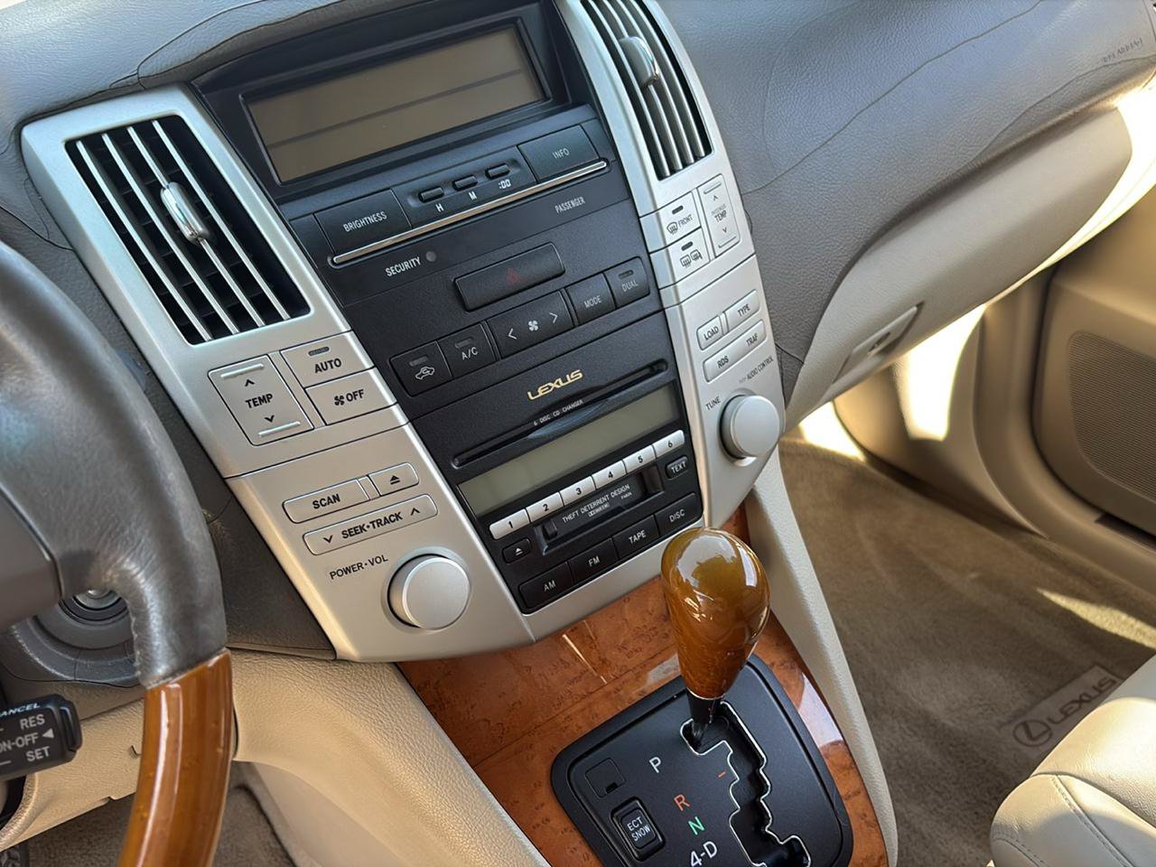 Used 2004 Lexus RX 330 FWD image 9