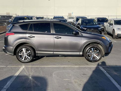 Used 2016 Toyota RAV4 XLE image 9