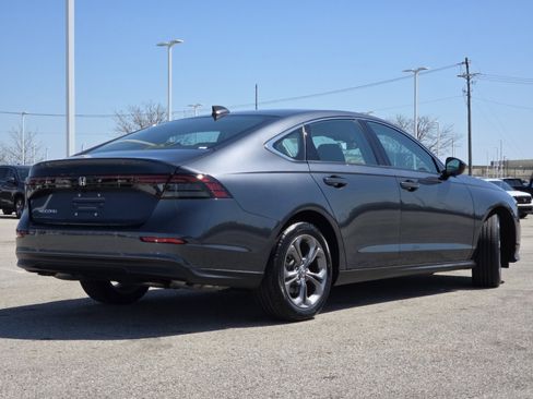 Used 2023 Honda Accord EX image 16